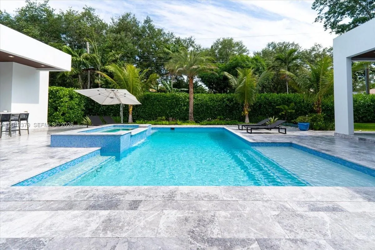 6785 SW 99th Ter