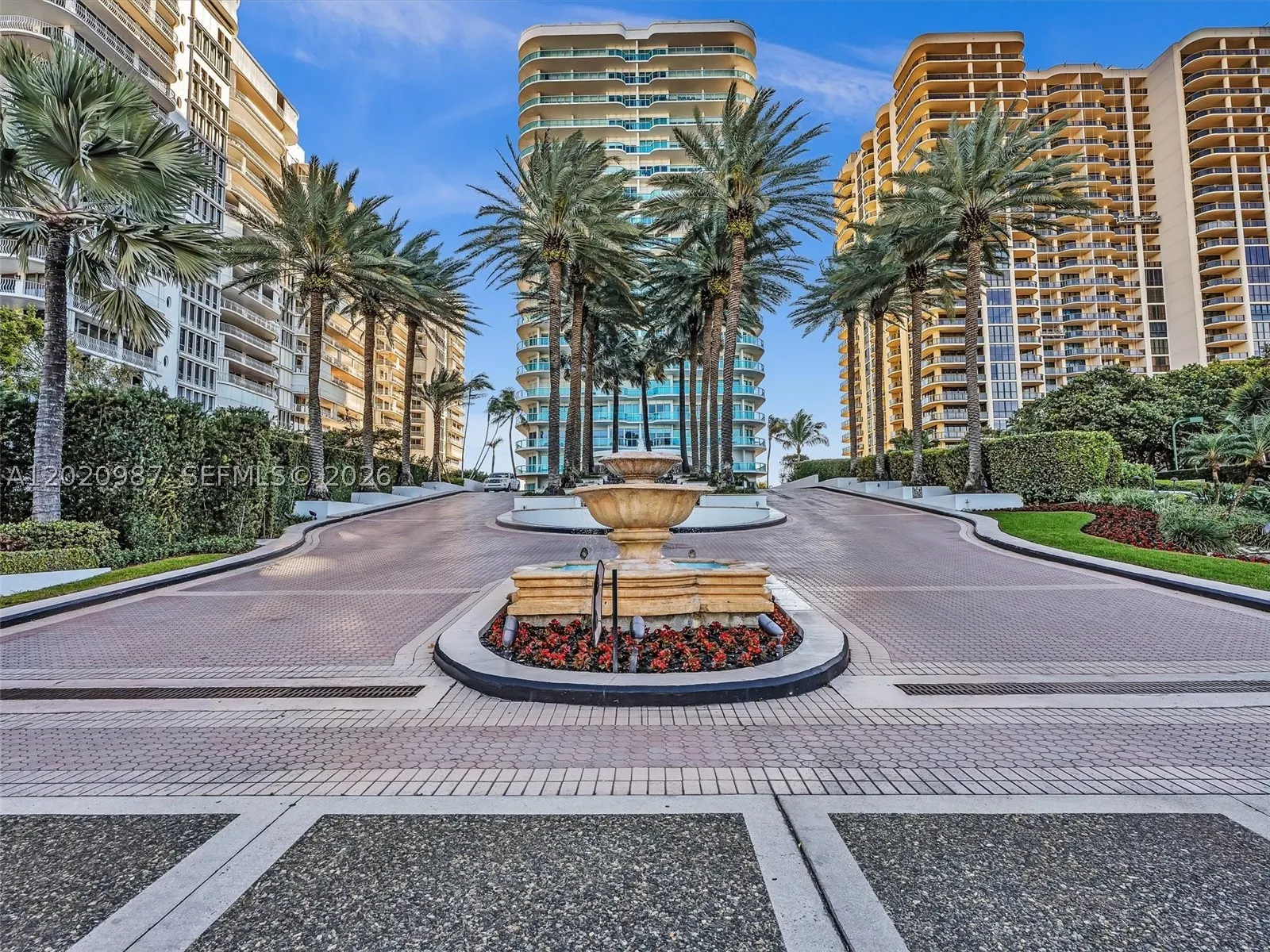 10101 Collins Ave #18C + CABANA