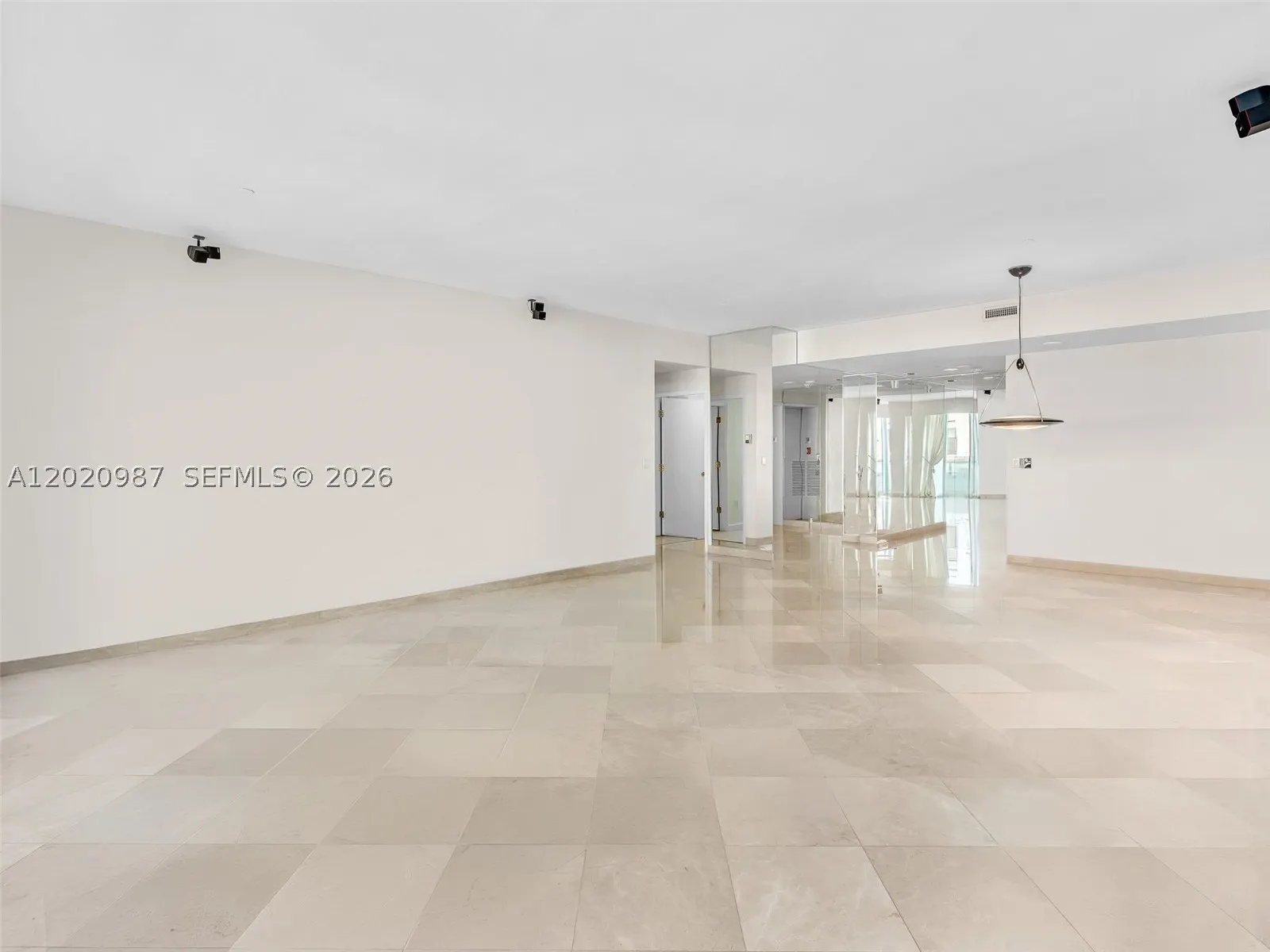 10101 Collins Ave #18C + CABANA
