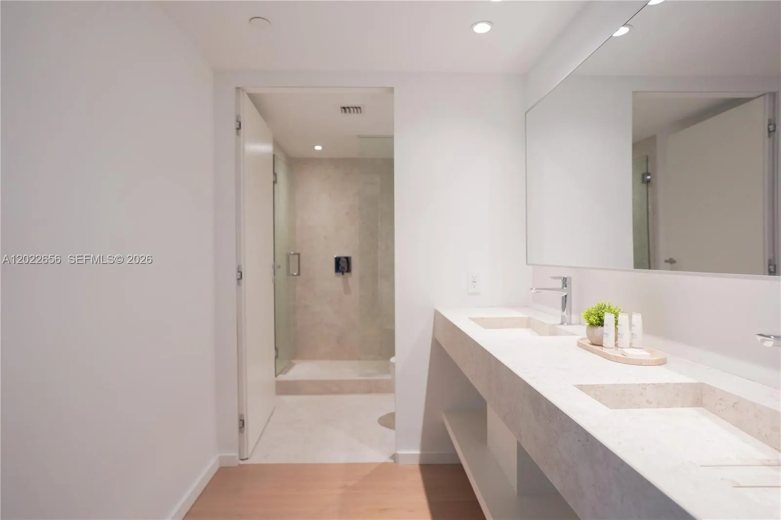 10250 Collins Avenue #412