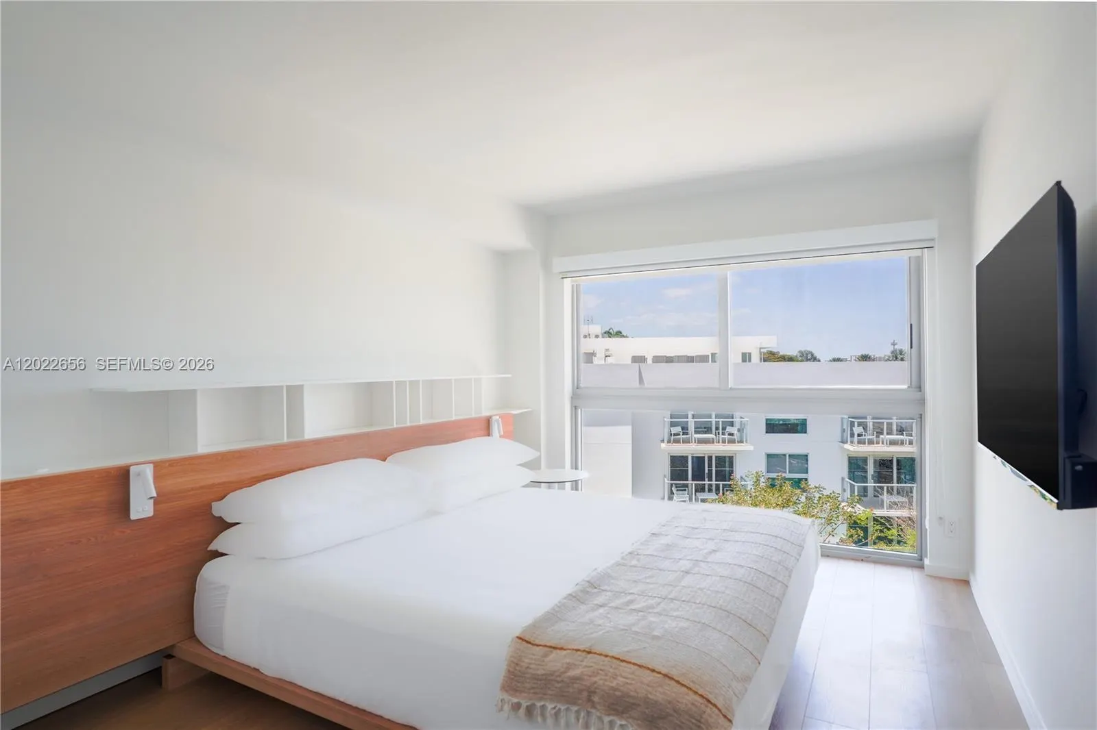 10250 Collins Avenue #412