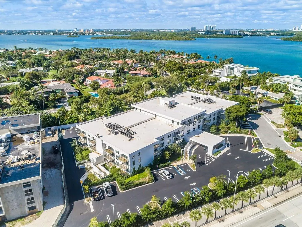 10250 Collins Avenue #412