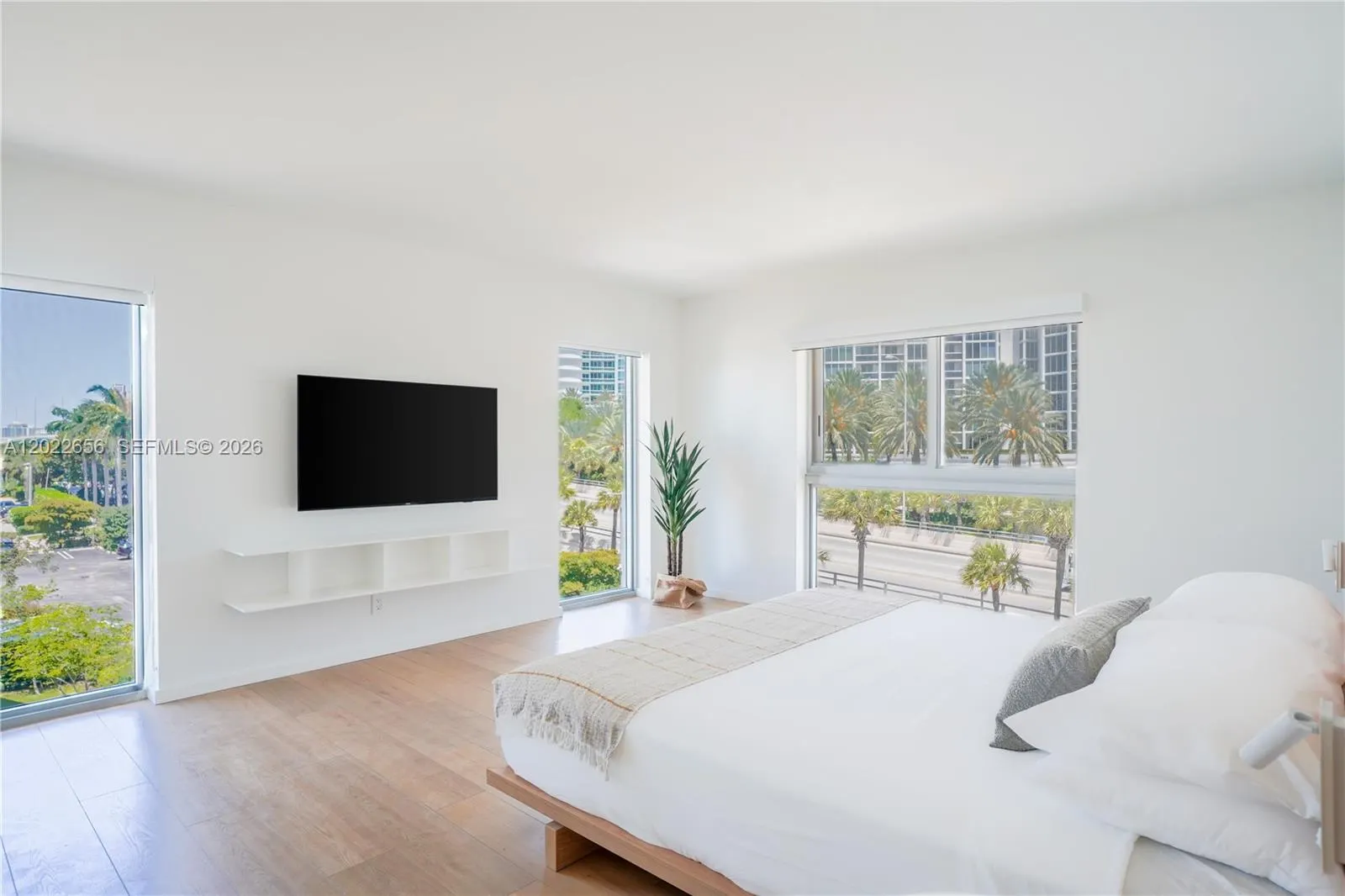 10250 Collins Avenue #412