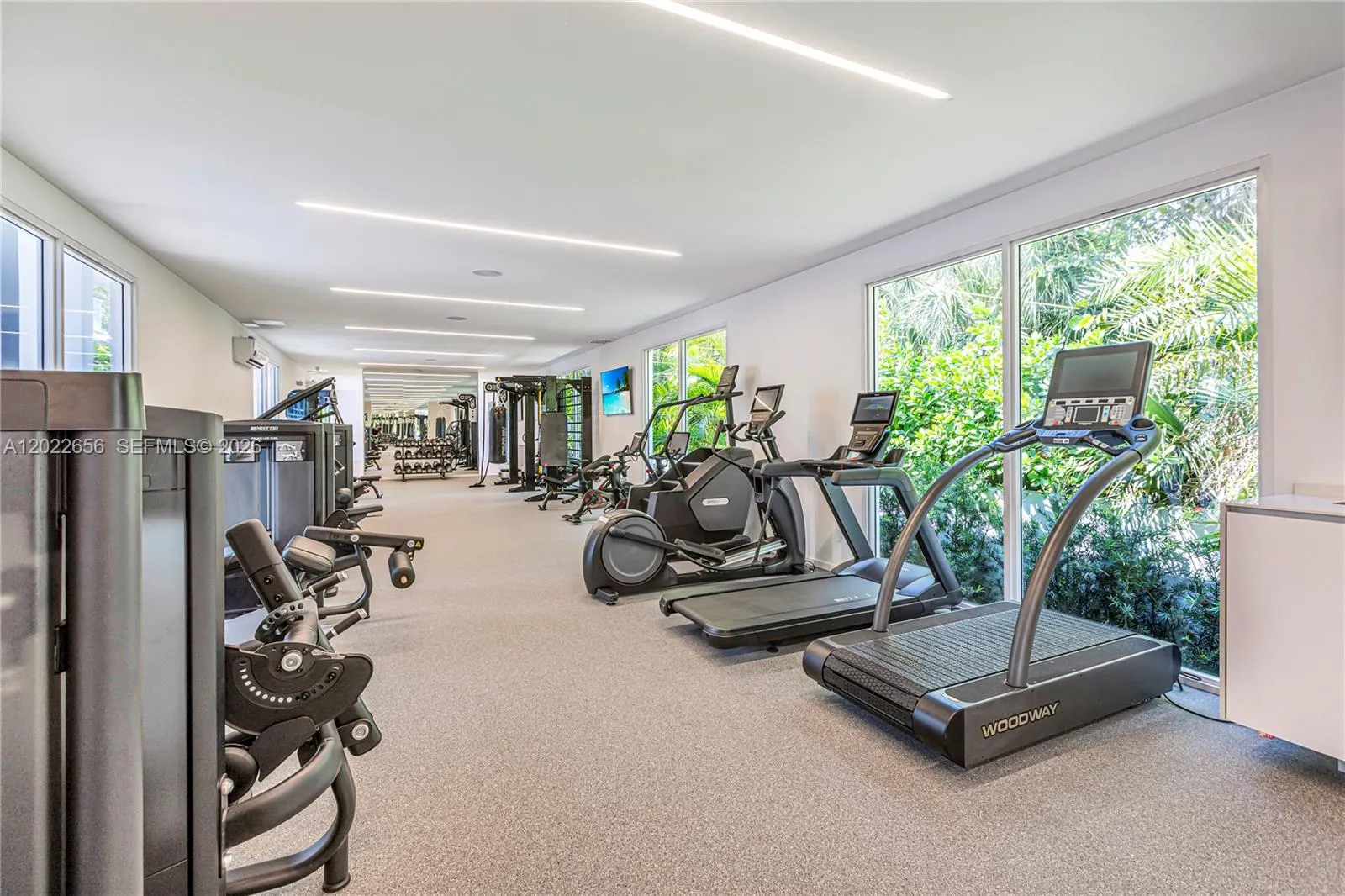 10250 Collins Avenue #412
