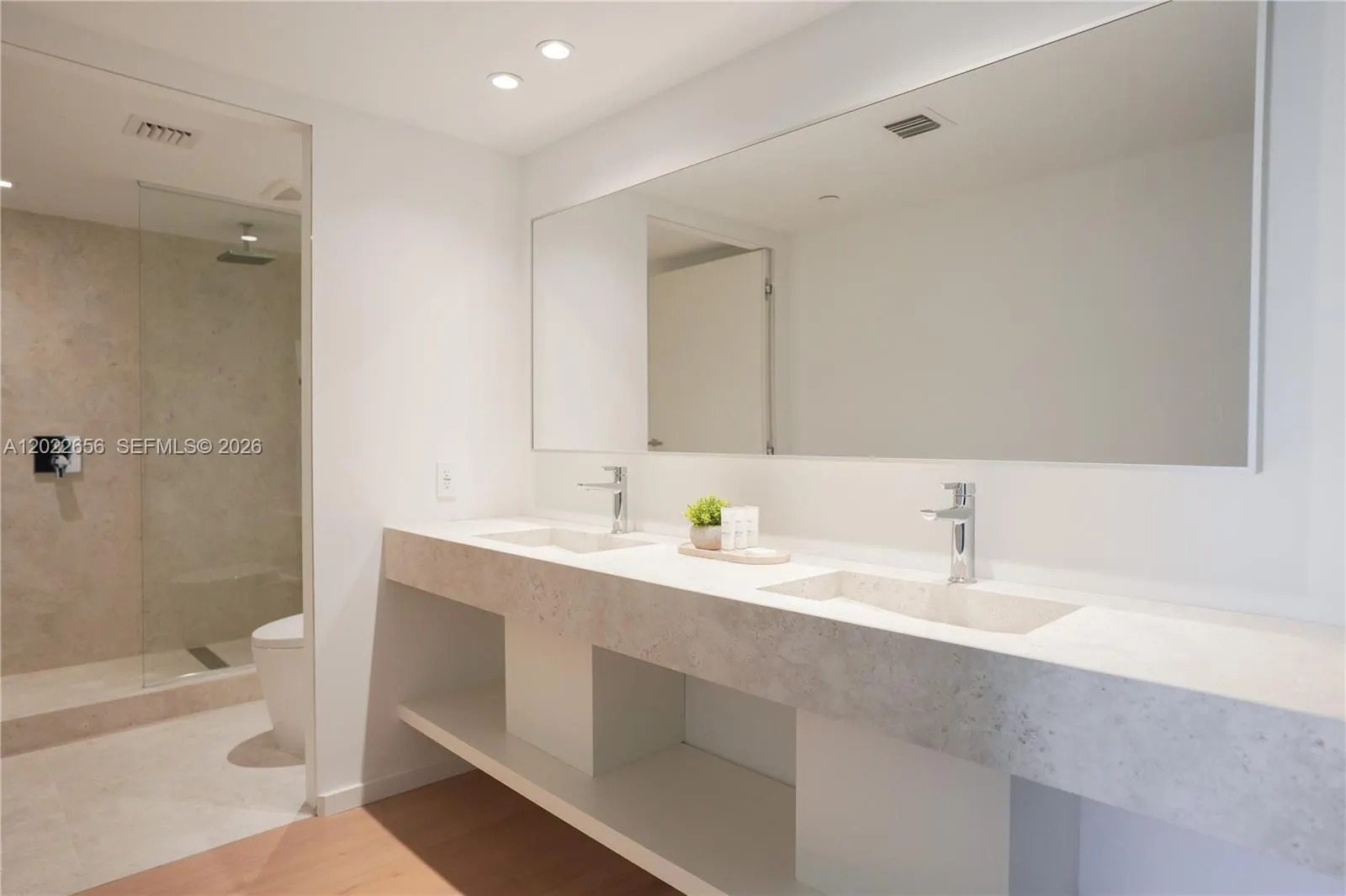10250 Collins Avenue #412