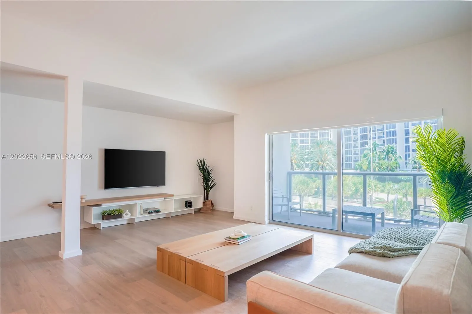 10250 Collins Avenue #412