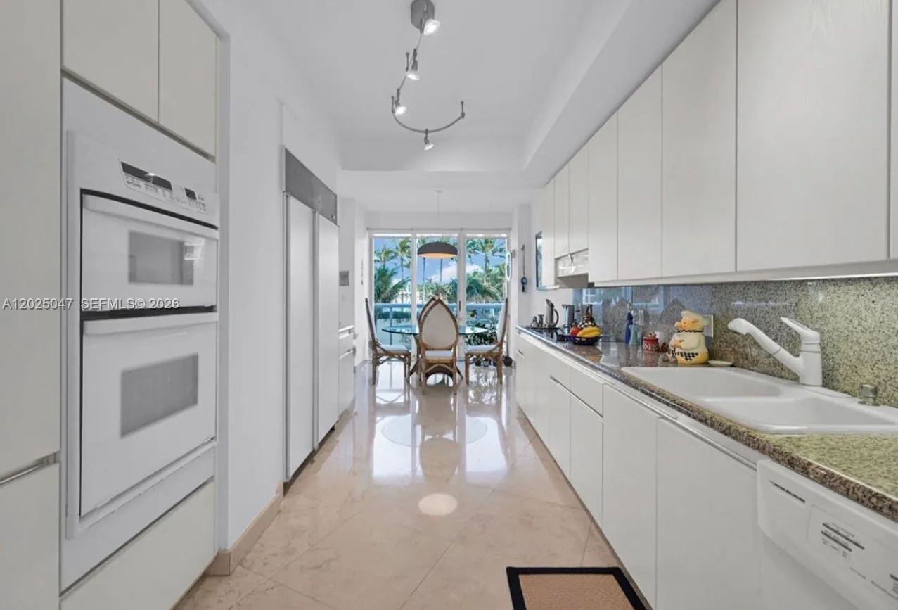 9601 Collins Ave #403