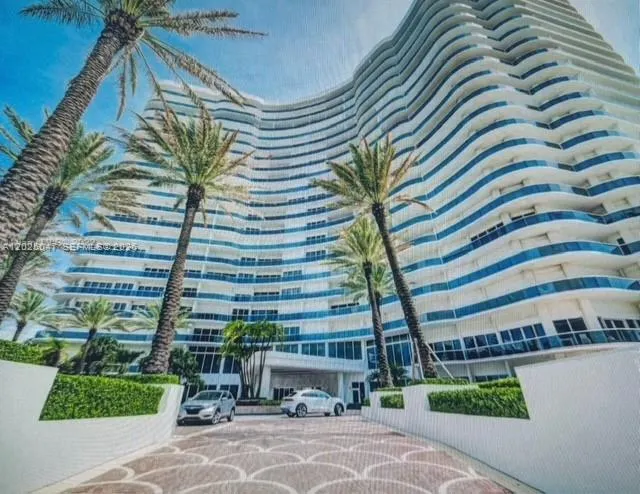 9601 Collins Ave #403