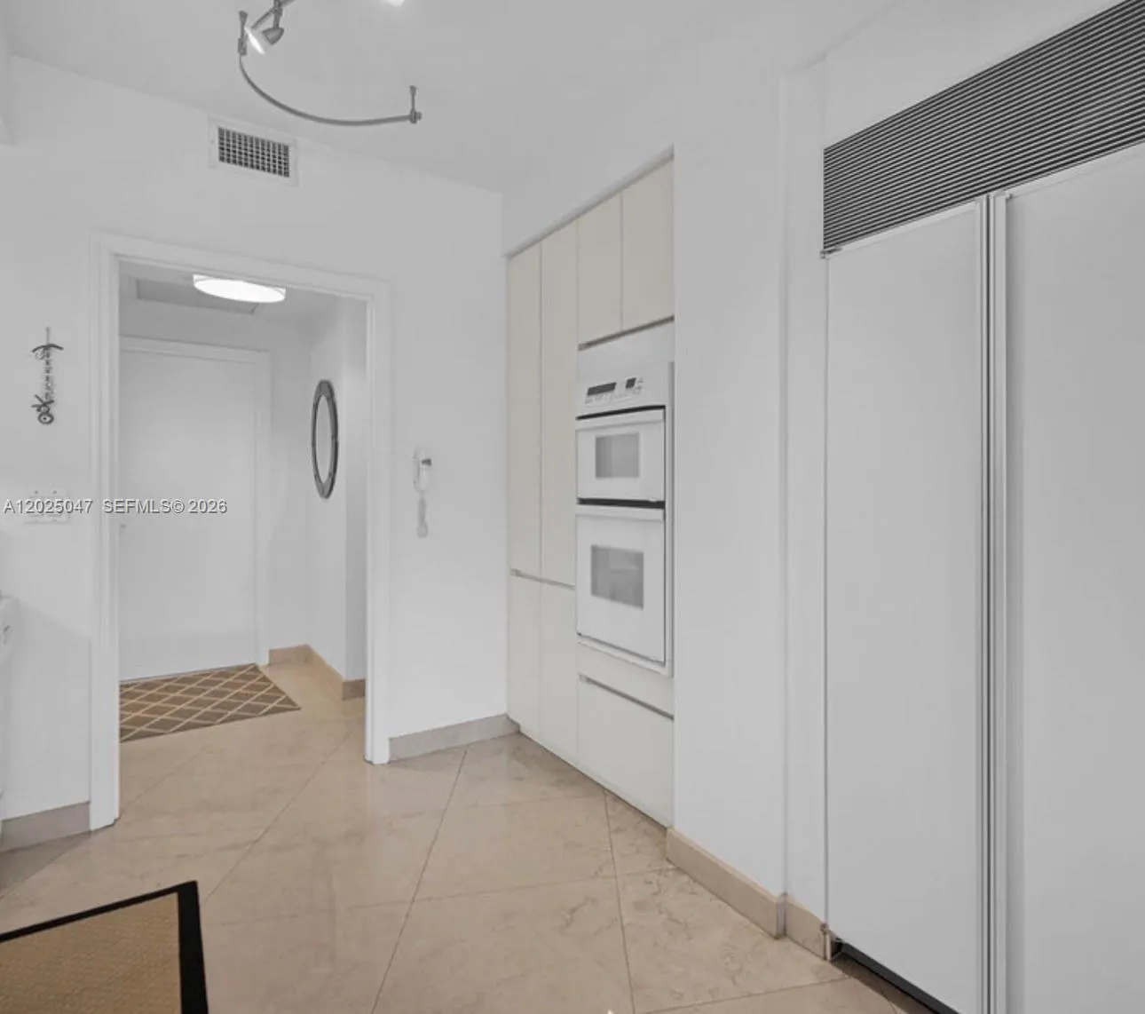 9601 Collins Ave #403