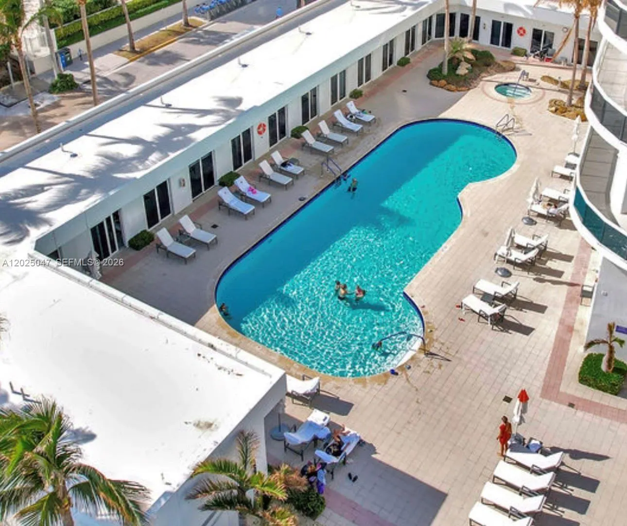9601 Collins Ave #403