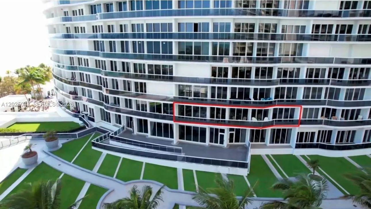 9601 Collins Ave #403