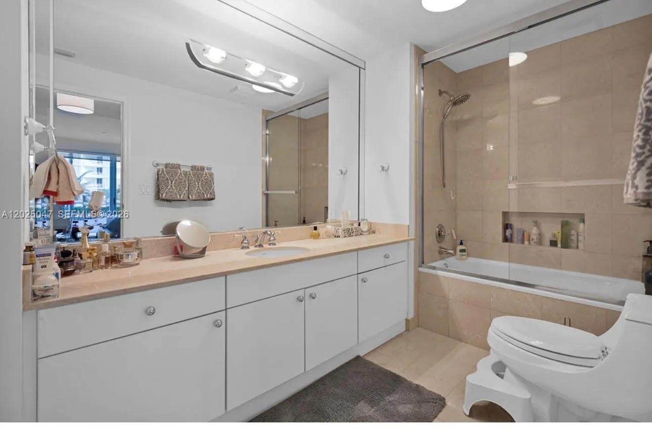 9601 Collins Ave #403