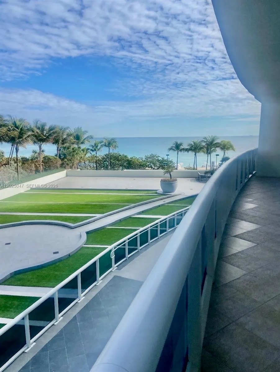 9601 Collins Ave #403