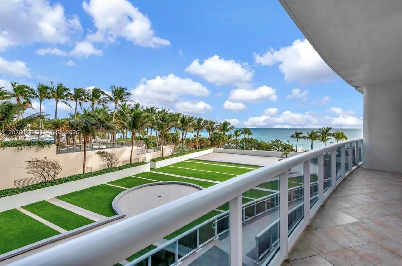 9601 Collins Ave #403