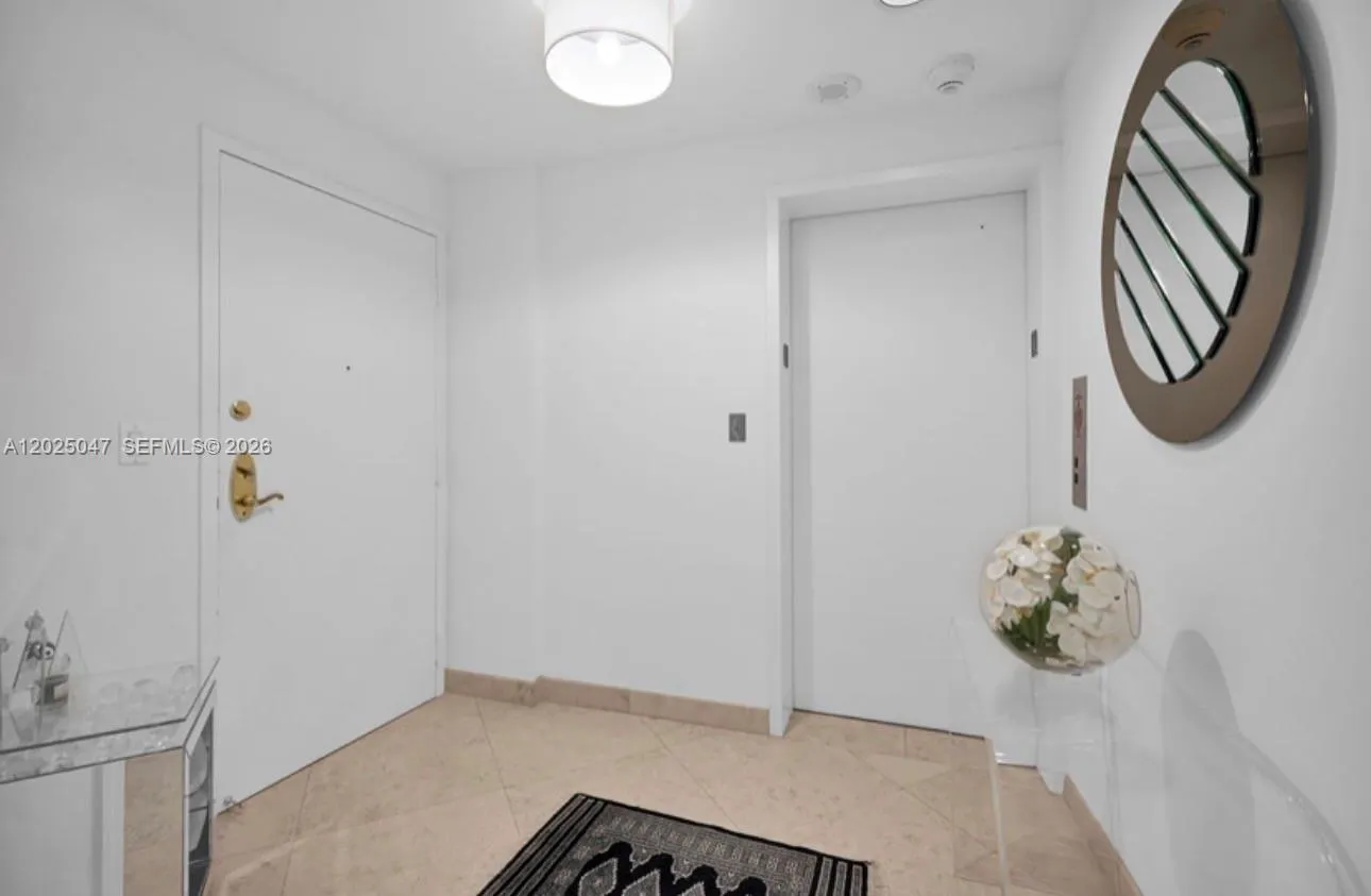 9601 Collins Ave #403