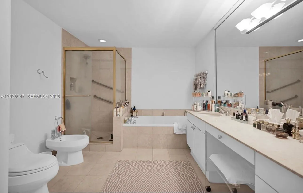9601 Collins Ave #403