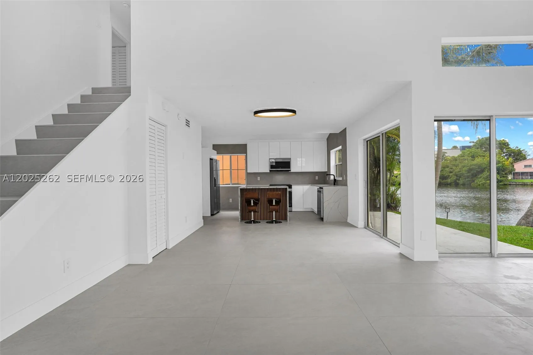 1089 SE 6th Ave