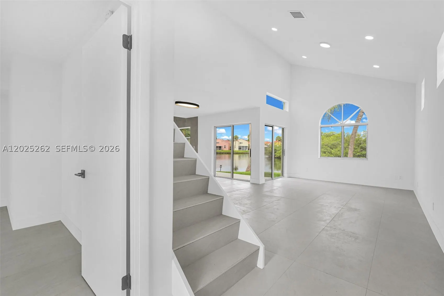 1089 SE 6th Ave
