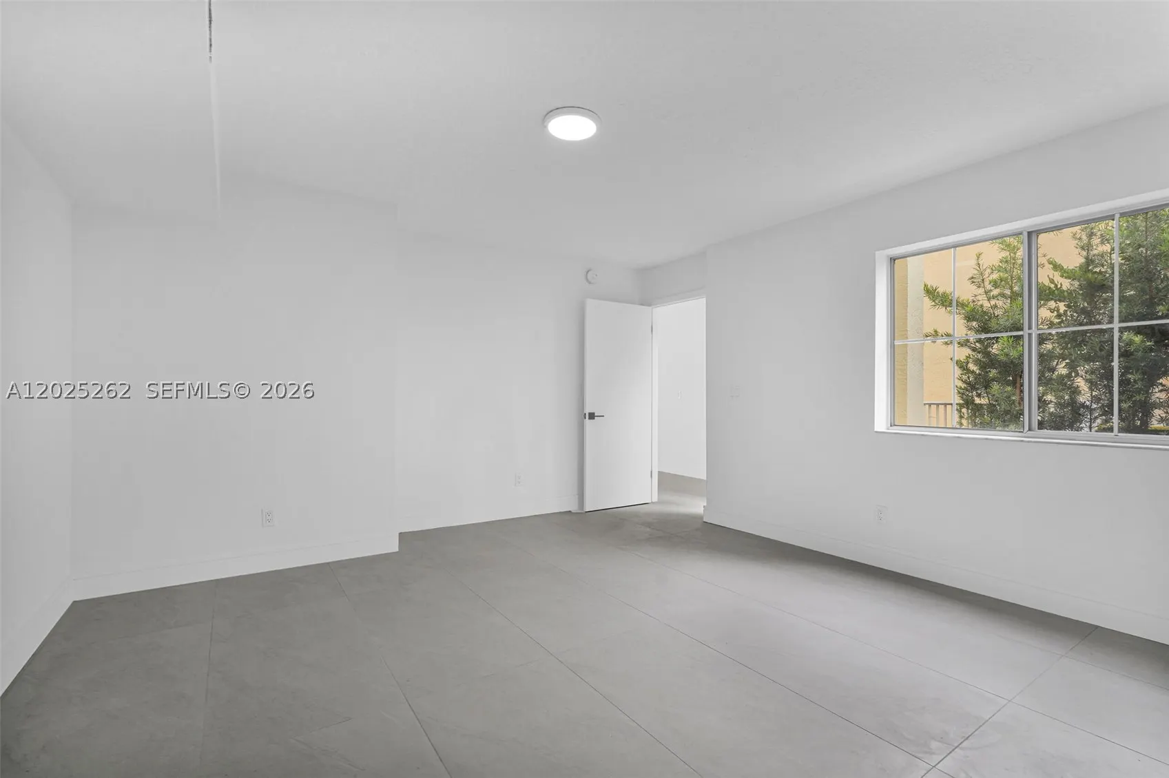 1089 SE 6th Ave