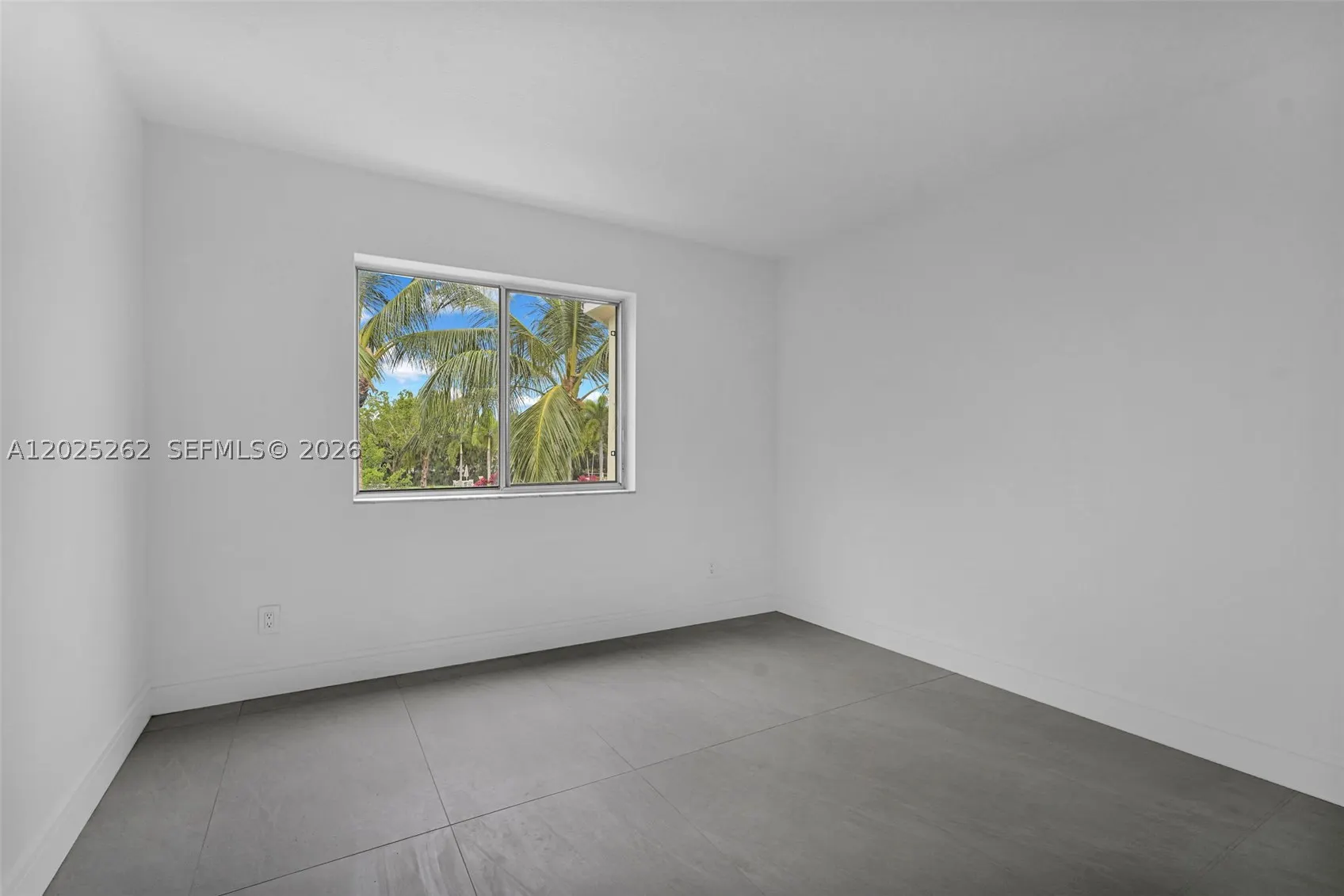 1089 SE 6th Ave