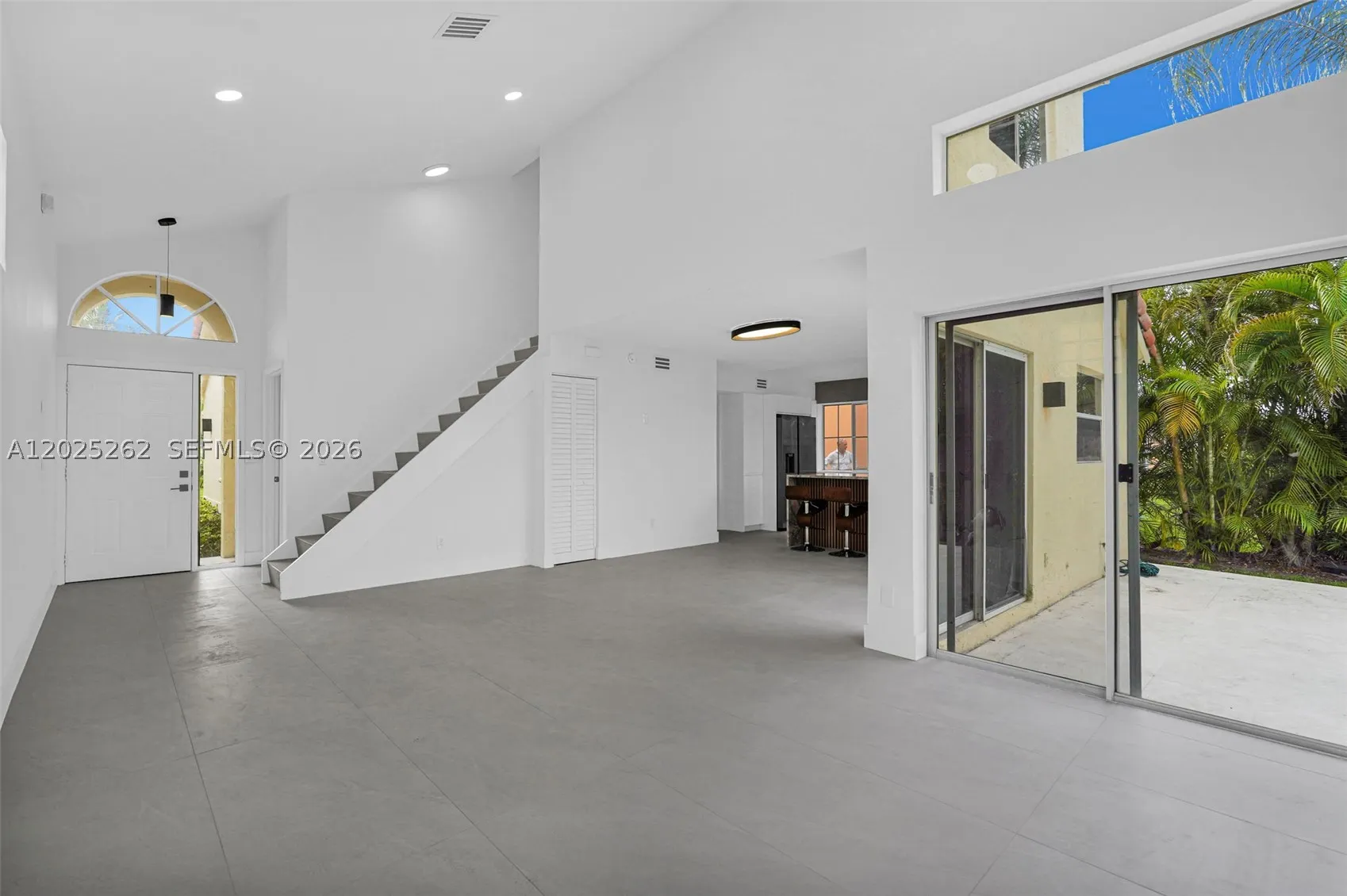 1089 SE 6th Ave
