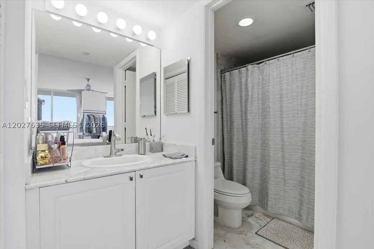 8911 Collins Ave #601
