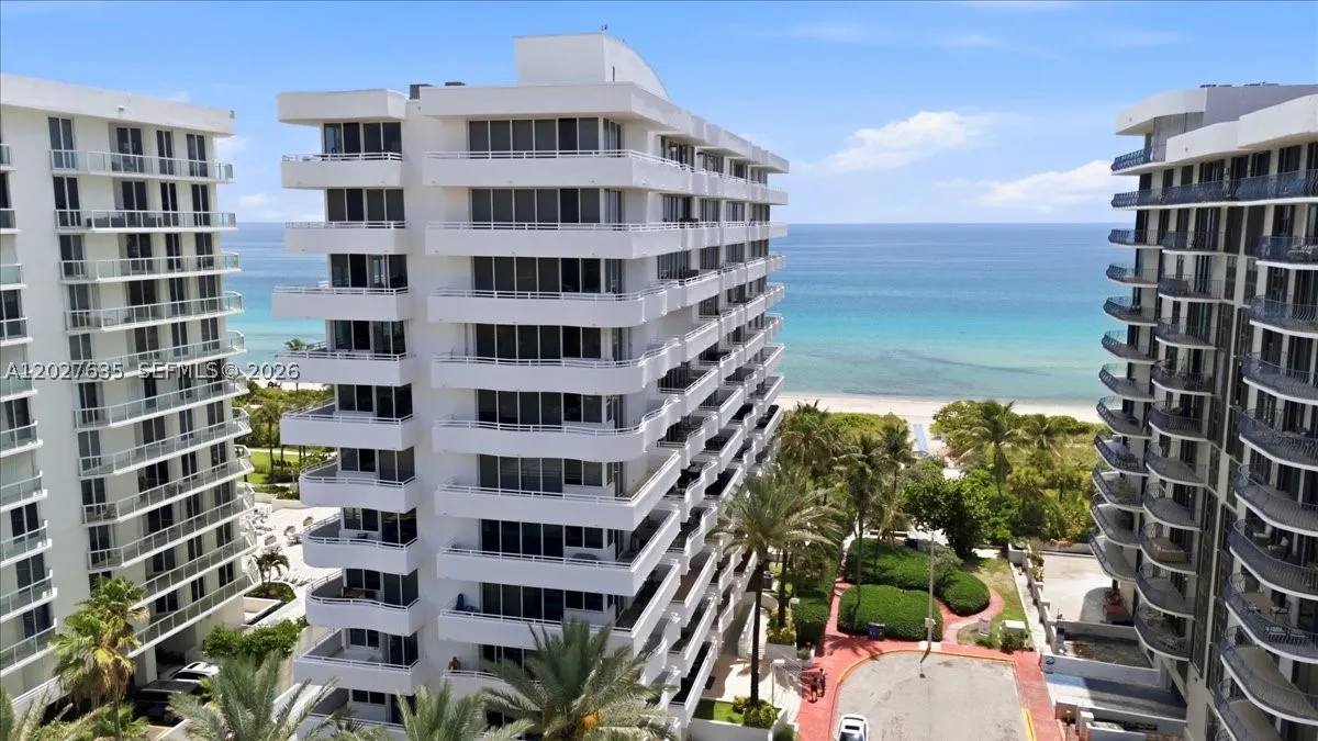 8911 Collins Ave #601