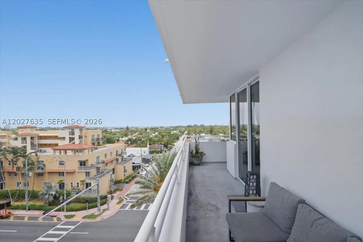 8911 Collins Ave #601