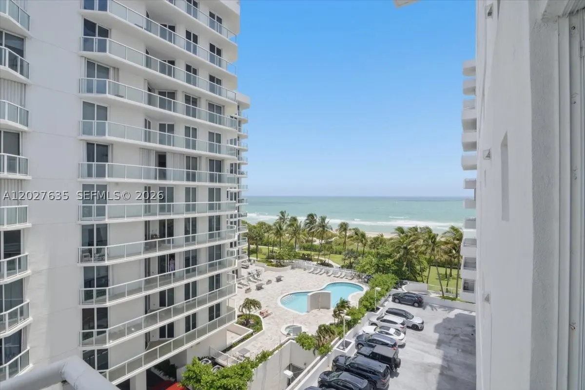 8911 Collins Ave #601