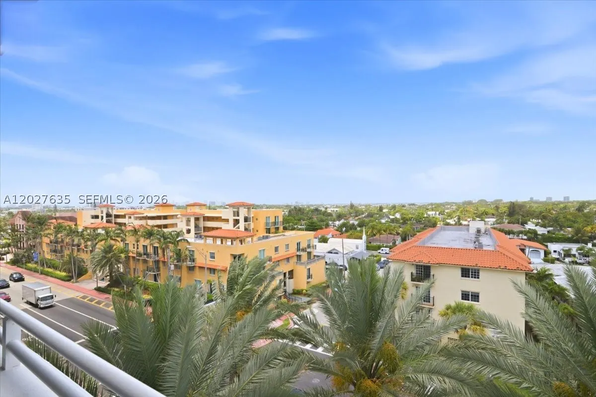 8911 Collins Ave #601