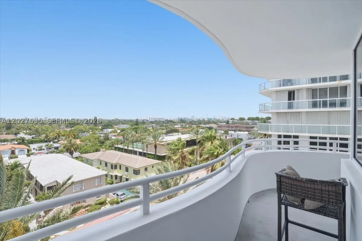 8911 Collins Ave #601