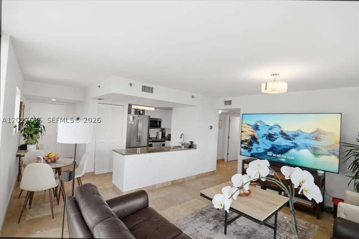 8911 Collins Ave #601