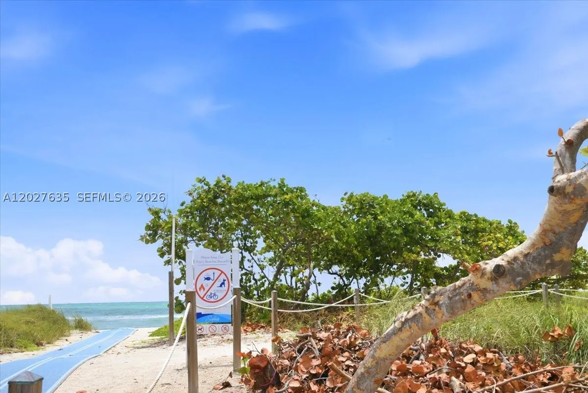 8911 Collins Ave #601