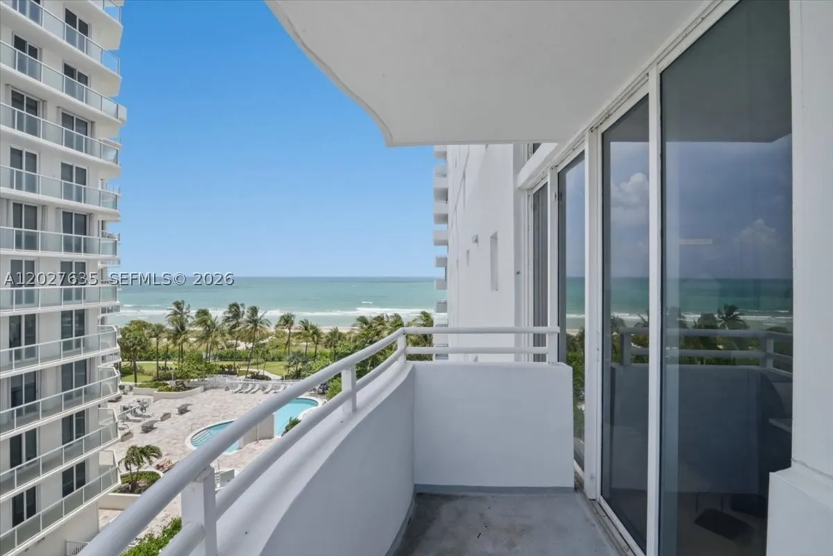8911 Collins Ave #601