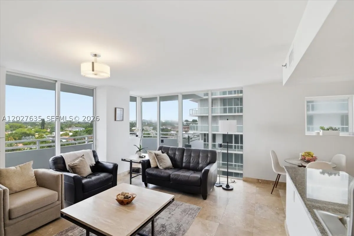 8911 Collins Ave #601