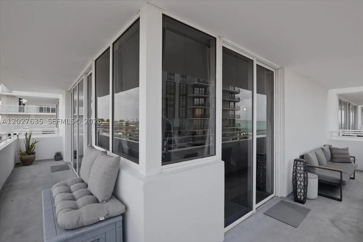 8911 Collins Ave #601