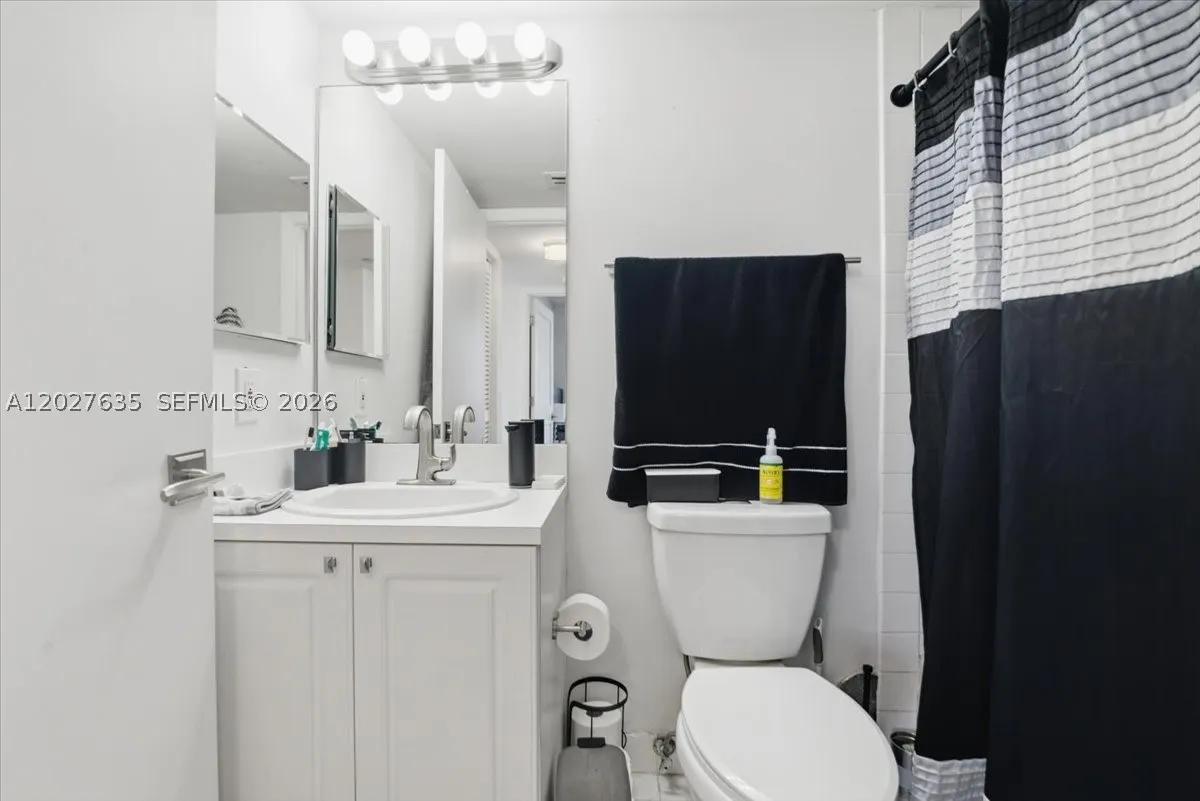 8911 Collins Ave #601