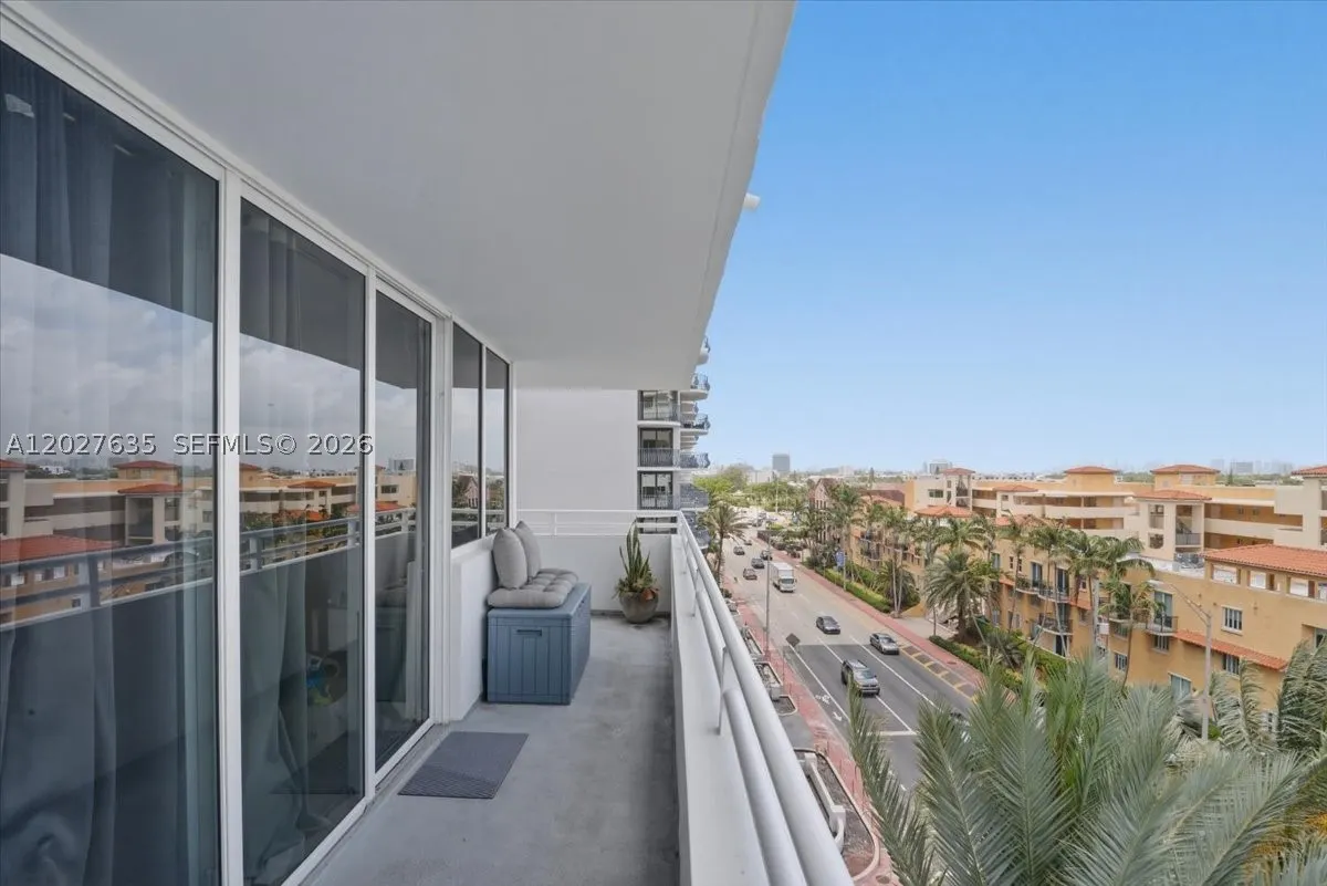 8911 Collins Ave #601