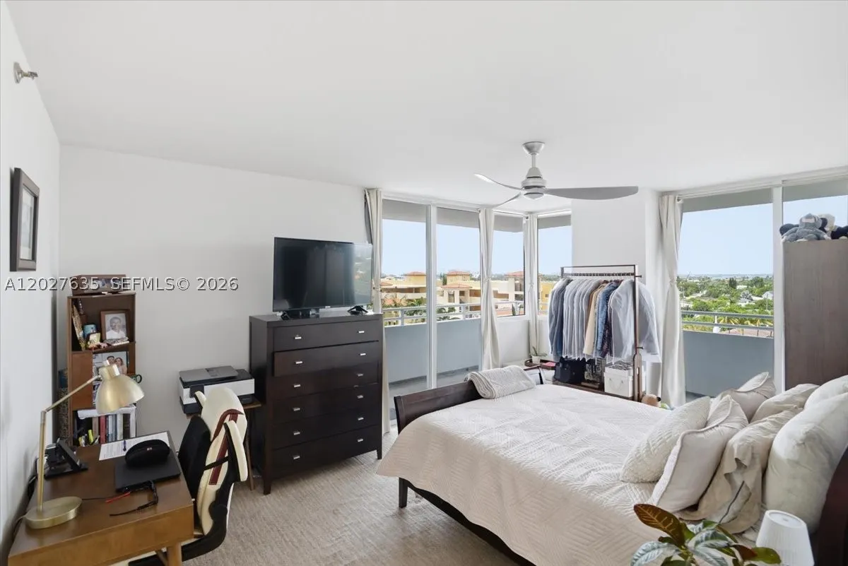 8911 Collins Ave #601