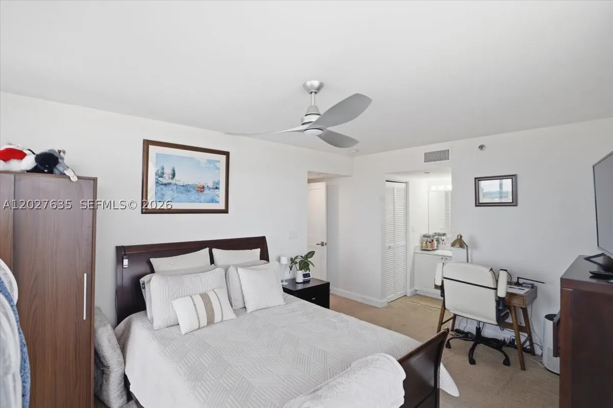 8911 Collins Ave #601