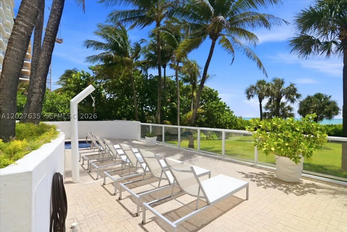 8911 Collins Ave #601