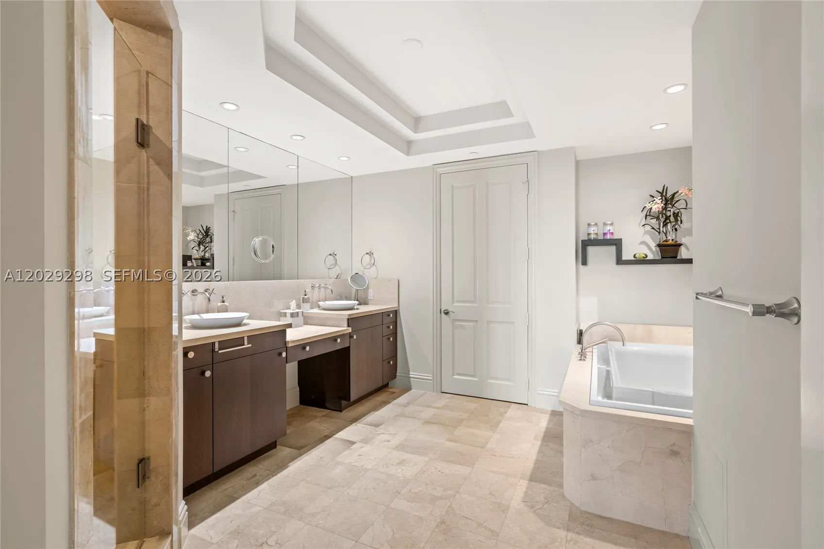10295 Collins Ave #1606