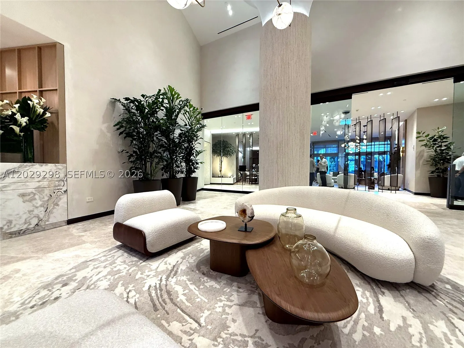 10295 Collins Ave #1606