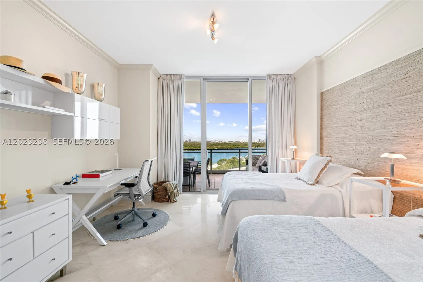 10295 Collins Ave #1606
