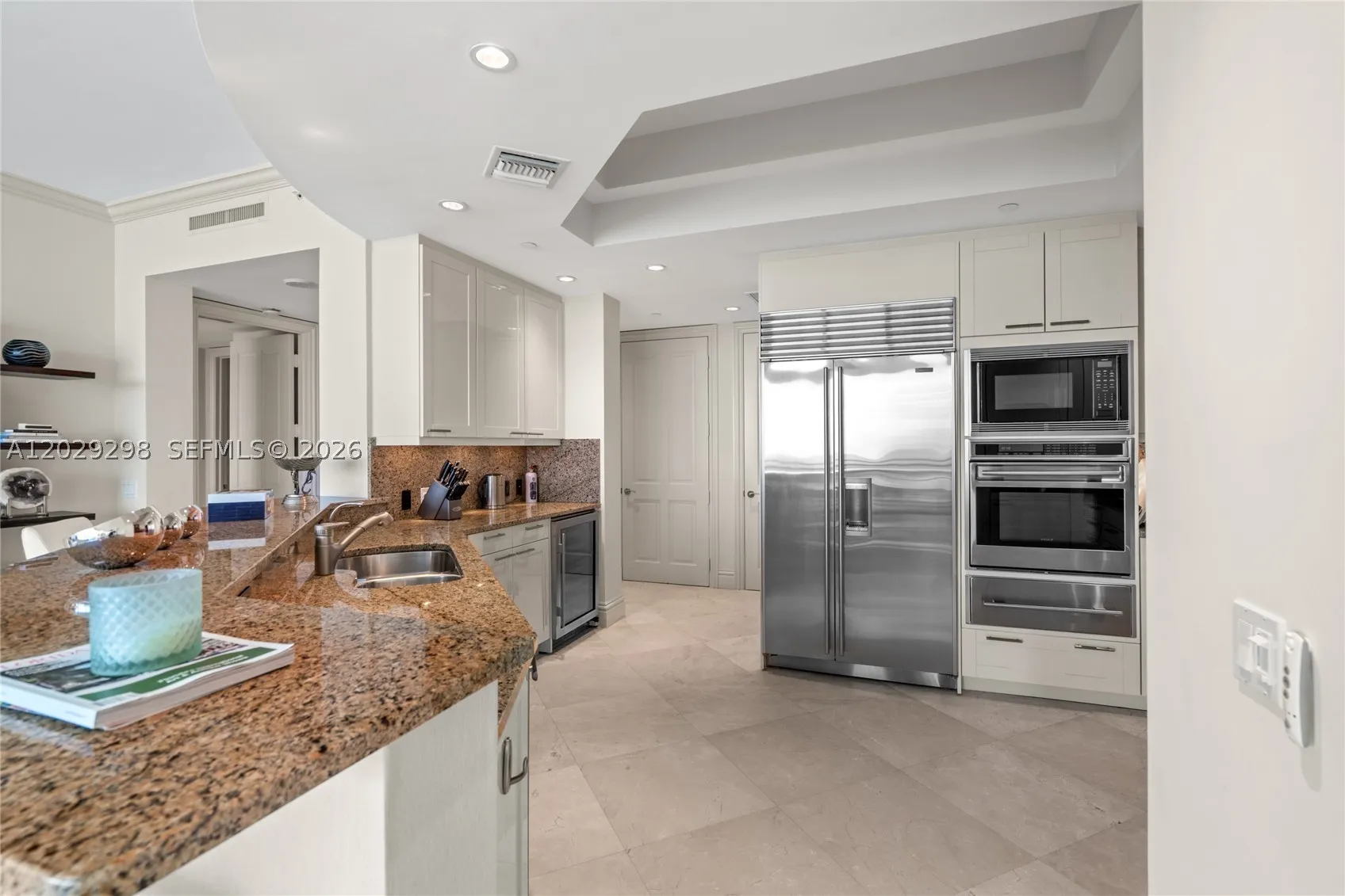 10295 Collins Ave #1606