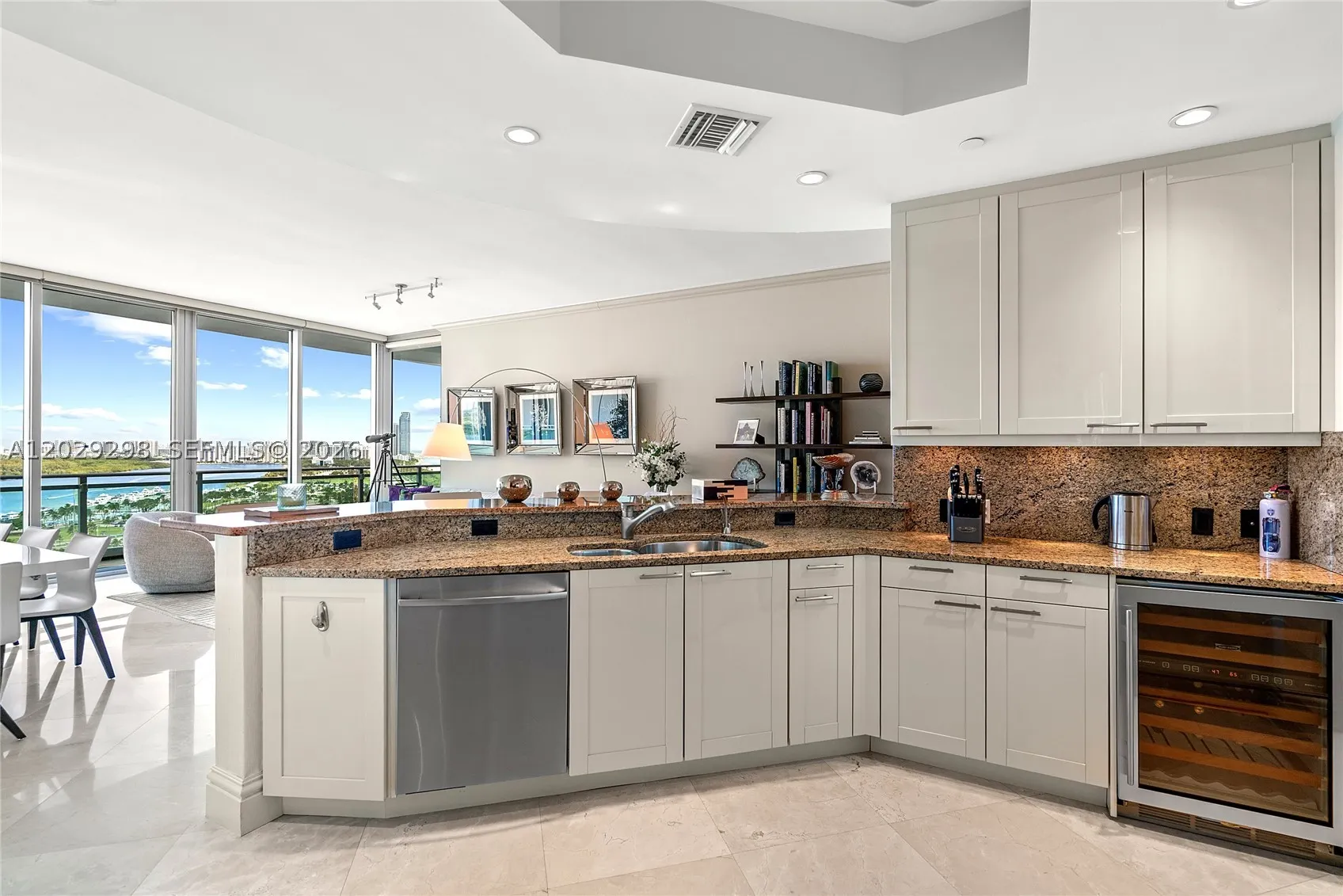 10295 Collins Ave #1606