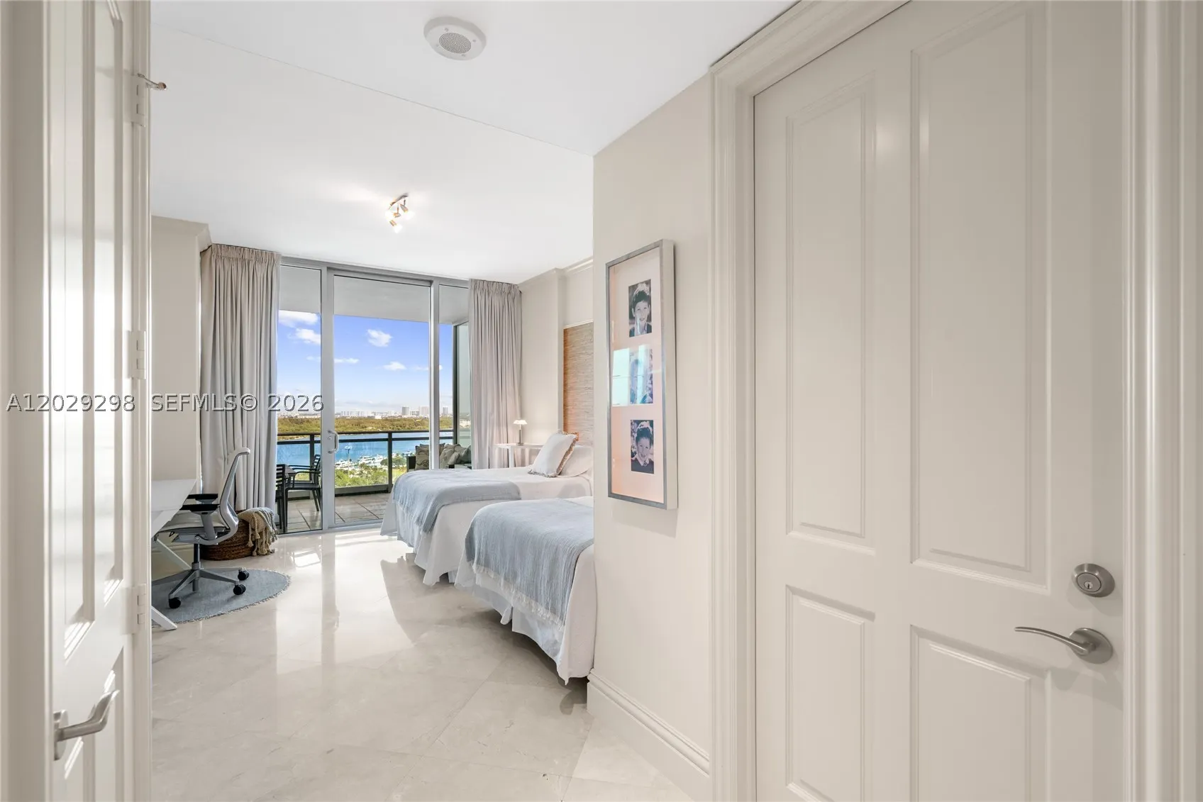 10295 Collins Ave #1606