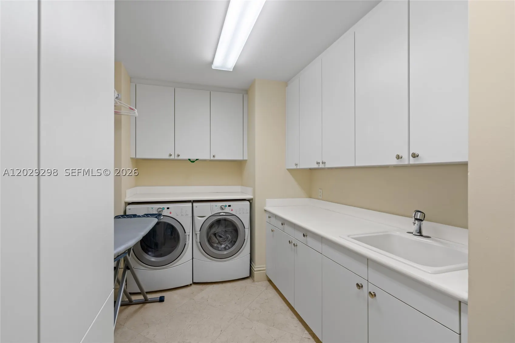 10295 Collins Ave #1606