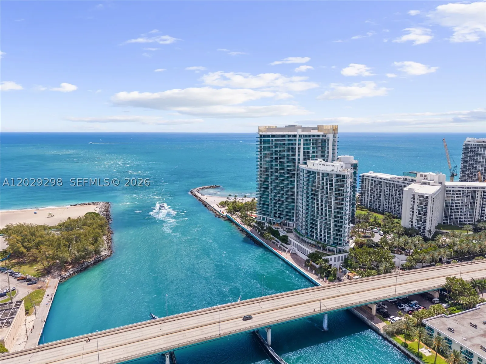 10295 Collins Ave #1606