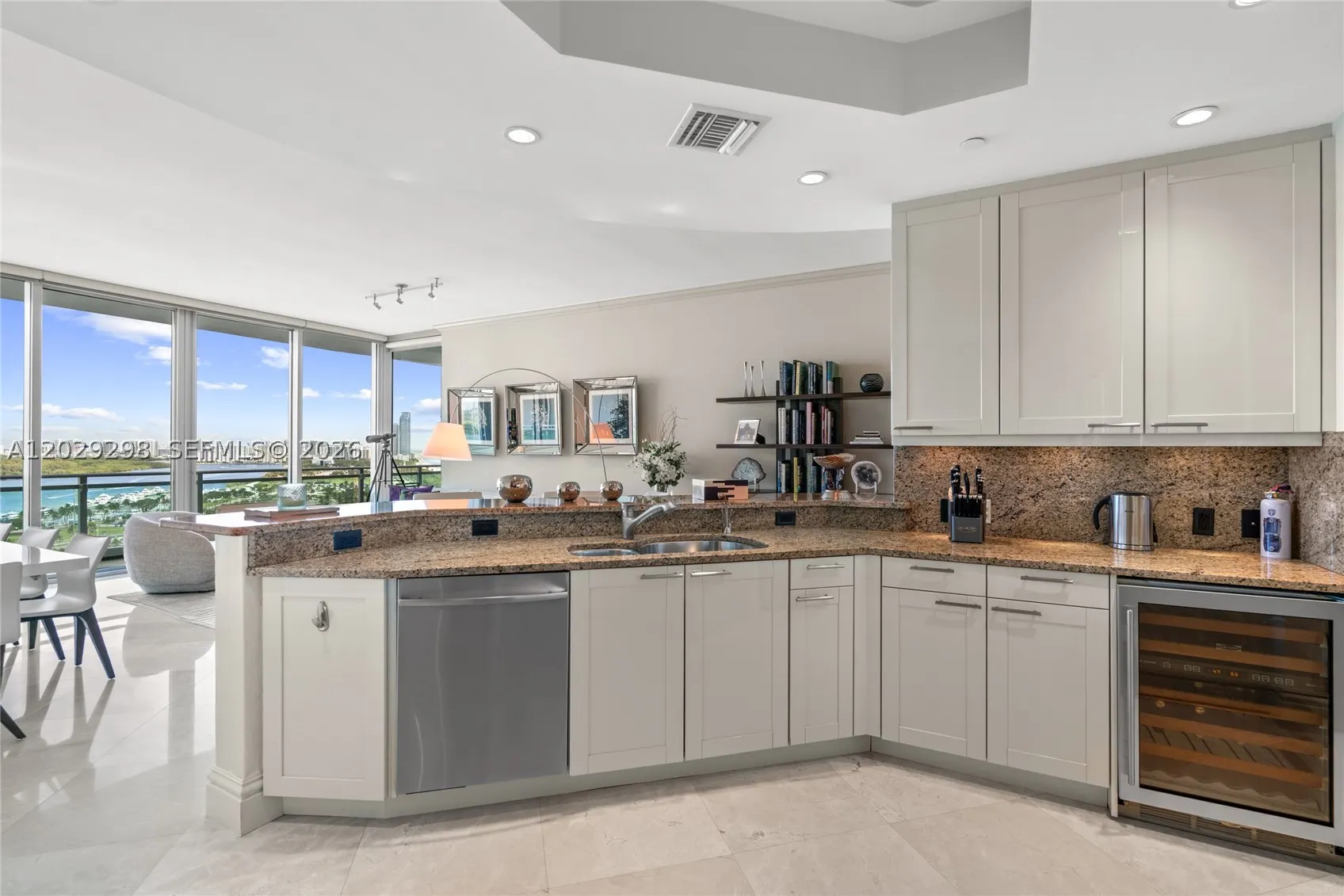 10295 Collins Ave #1606